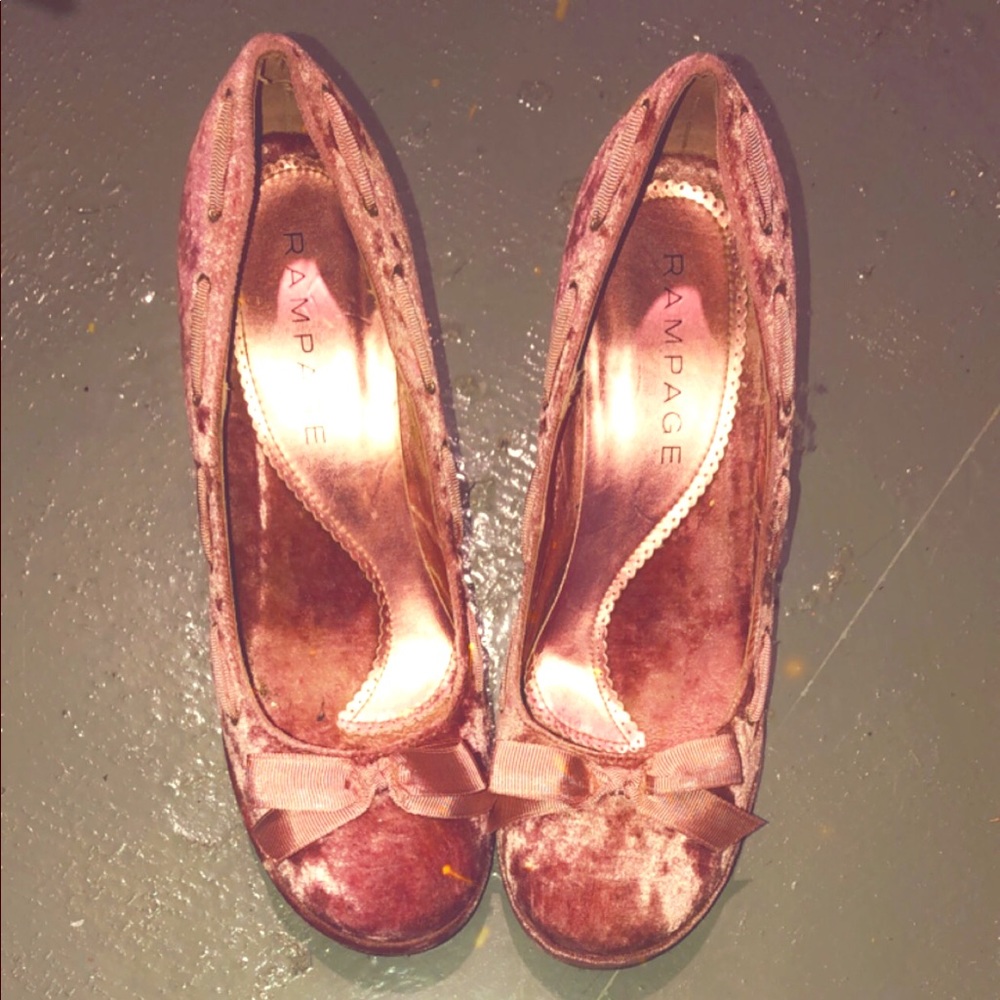 Shoes/ glasses with purchase